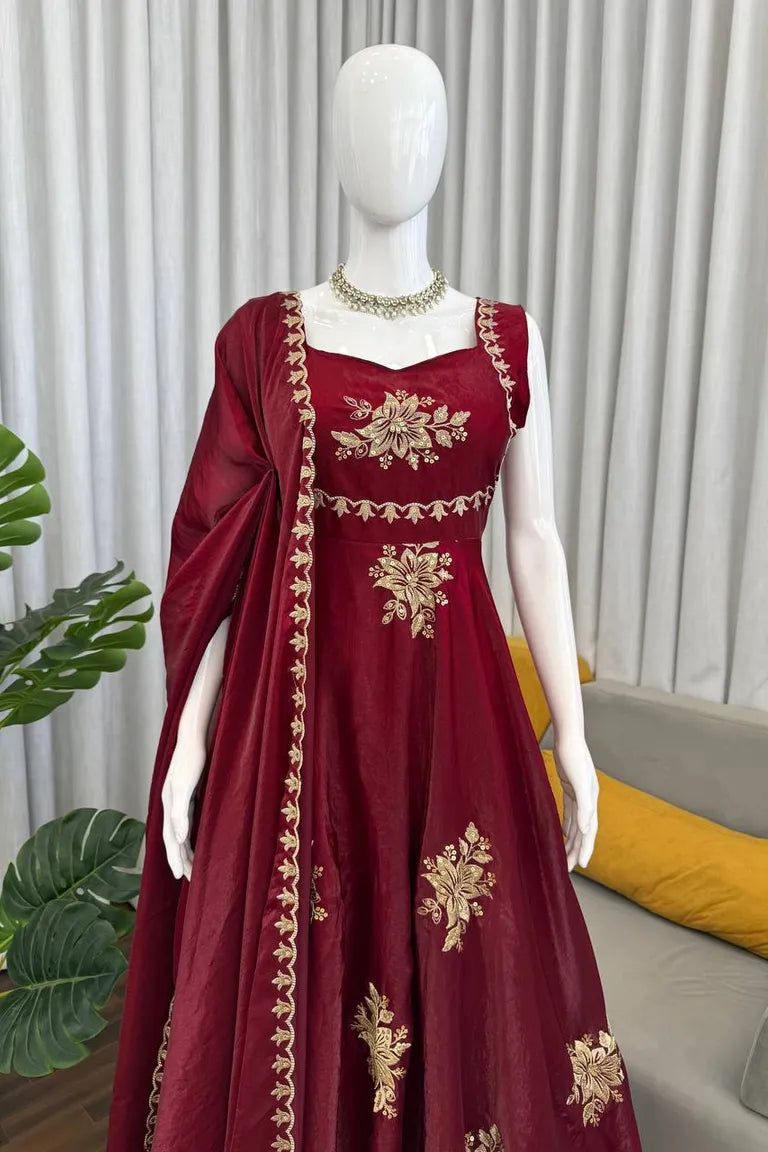 Sleeveless Fendy Silk Ethnic Wear Set