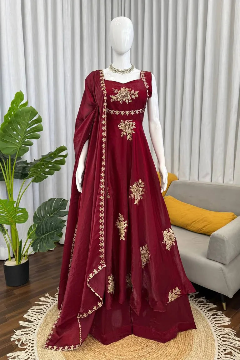 Sleeveless Fendy Silk Ethnic Wear Set