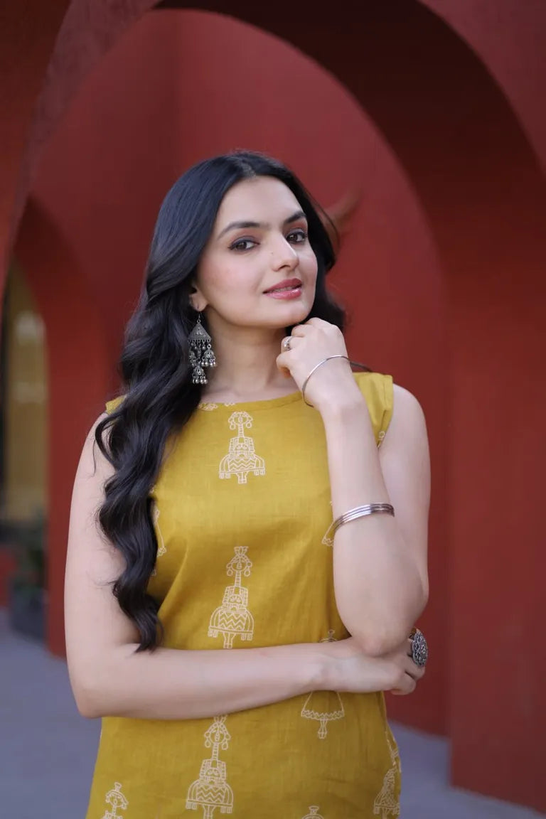 Sleeveless Cotton Pant Suit