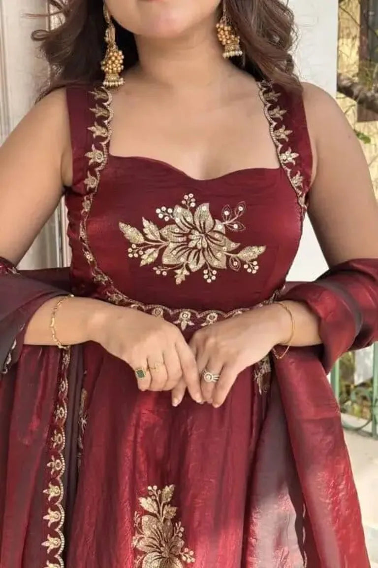 Sleeveless Fendy Silk Ethnic Wear Set