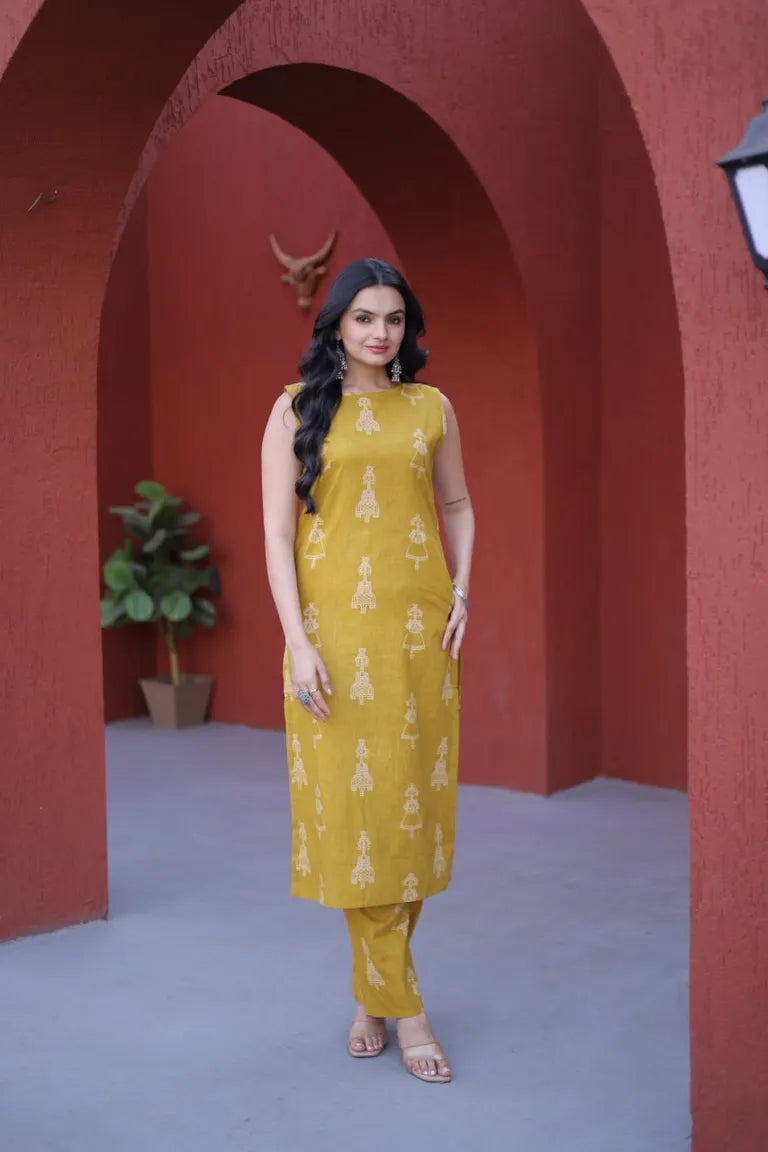 Sleeveless Cotton Pant Suit