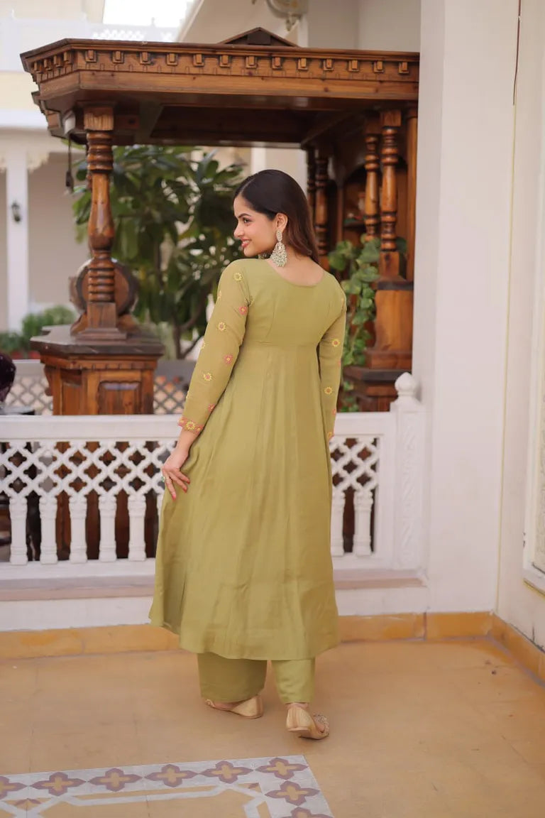 Festive Mal Chanderi Kurti Pant Set
