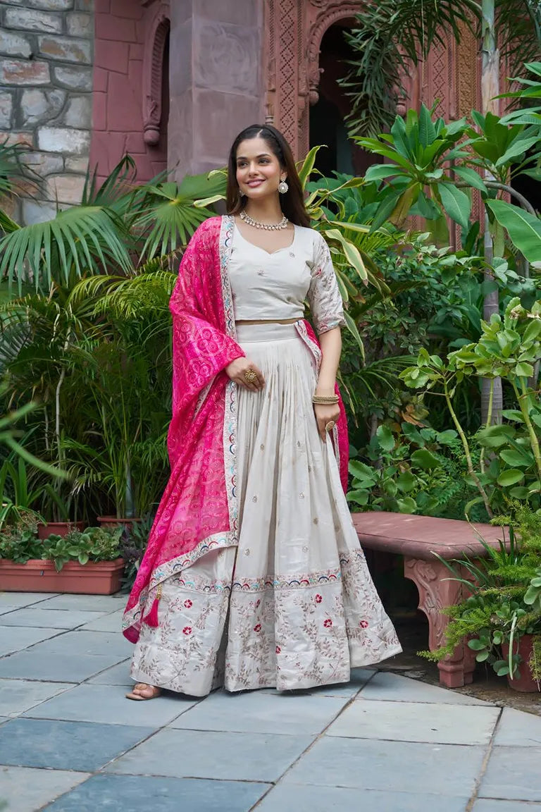 Contrast Dupatta Festive Lehenga-choli