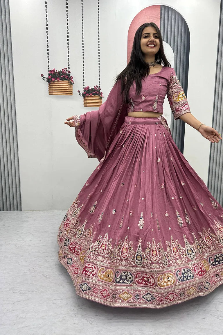 Paisley Courtyard Grace