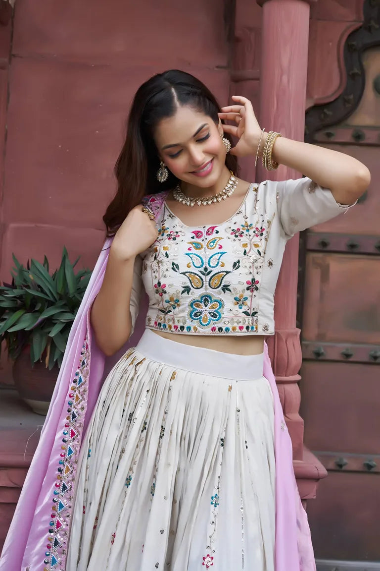 Contrast Dupatta White Lehenga Choli