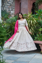 Contrast Dupatta Festive Lehenga-choli