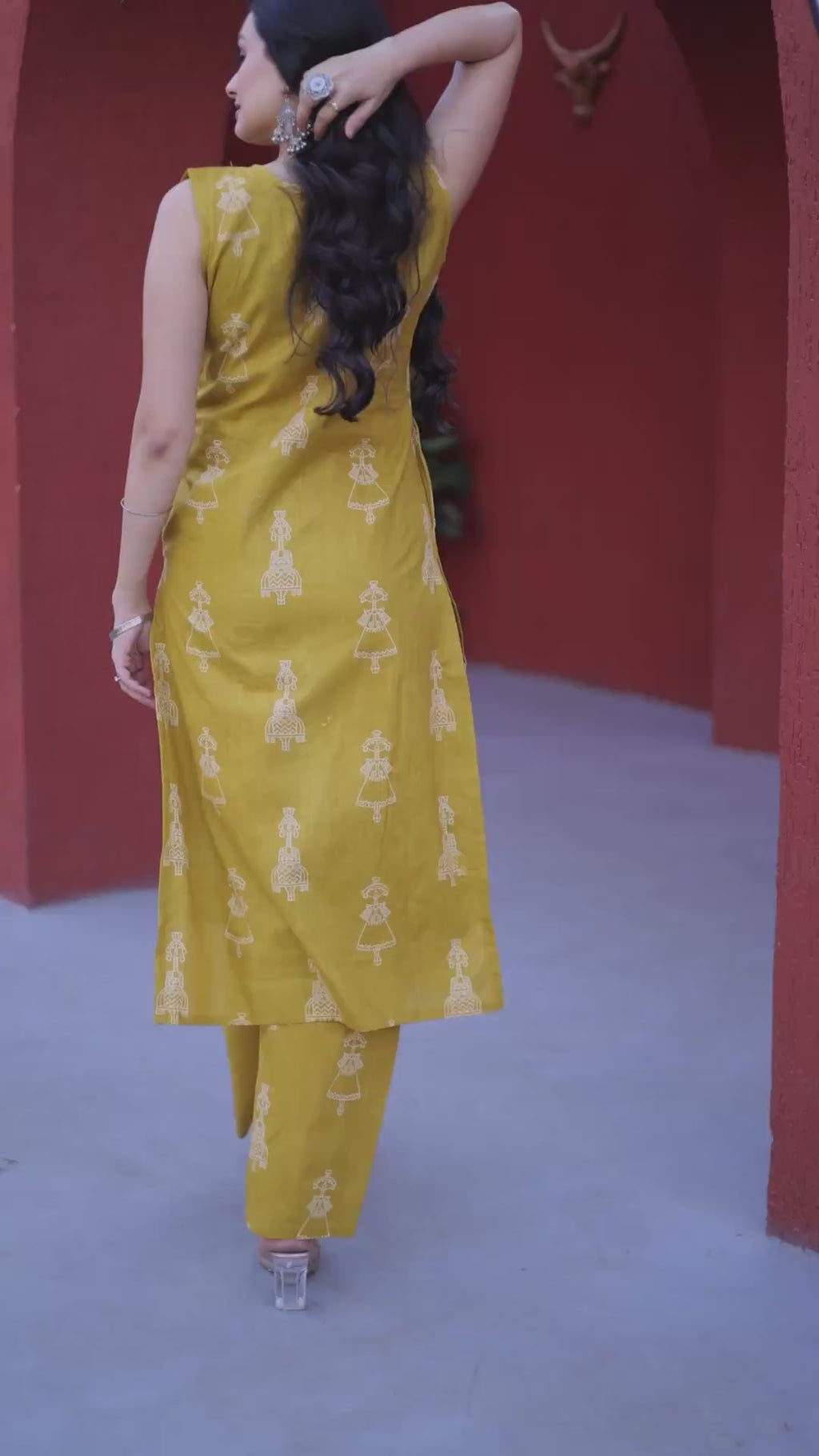 Sleeveless Cotton Pant Suit